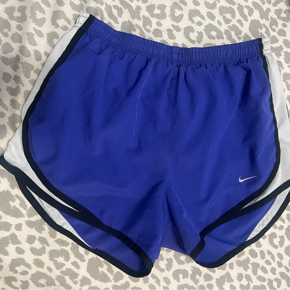 Nike shorts size small